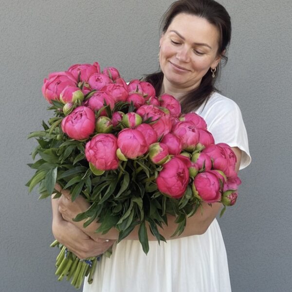 Розовые пионы