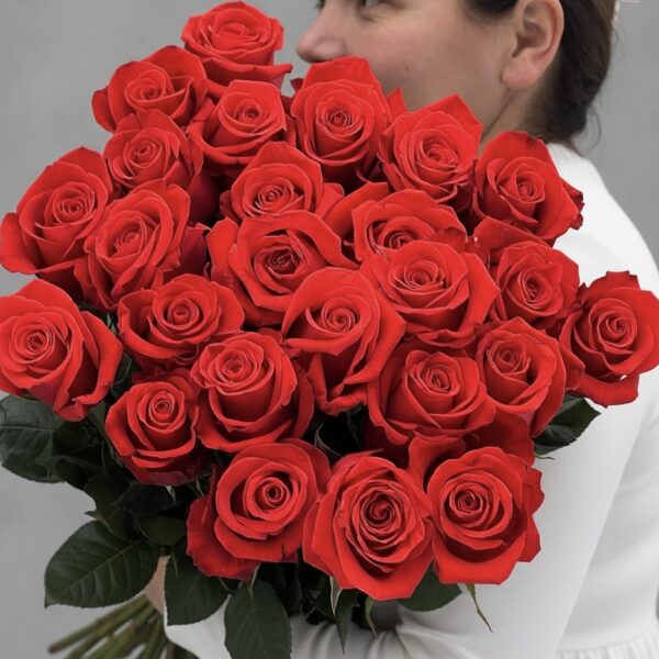 Красные розы до 40 см